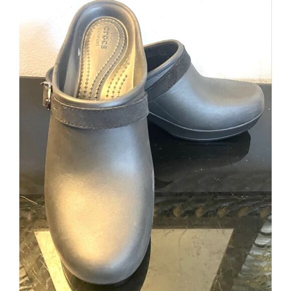 Crocs Sarah Womens Black Buckle Rubber 203631 Slip On Heel Clogs Shoes Size W10 - Picture 1 of 14